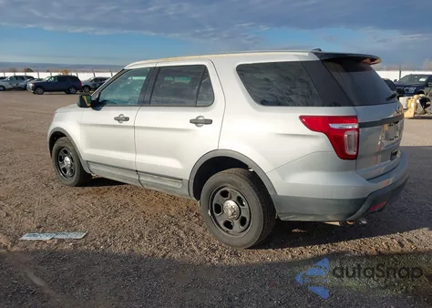 2013 Ford Police Interceptor z USA, uszkodzony, nr VIN 1FM5K8AR4DGA46838